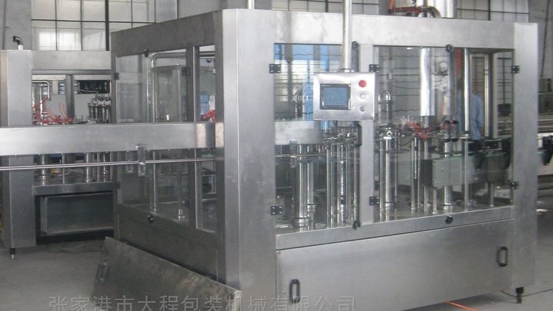 选择牛羊屠宰设备厂家时，首先要关注厂家的资质。正规厂家应具备以下条件：